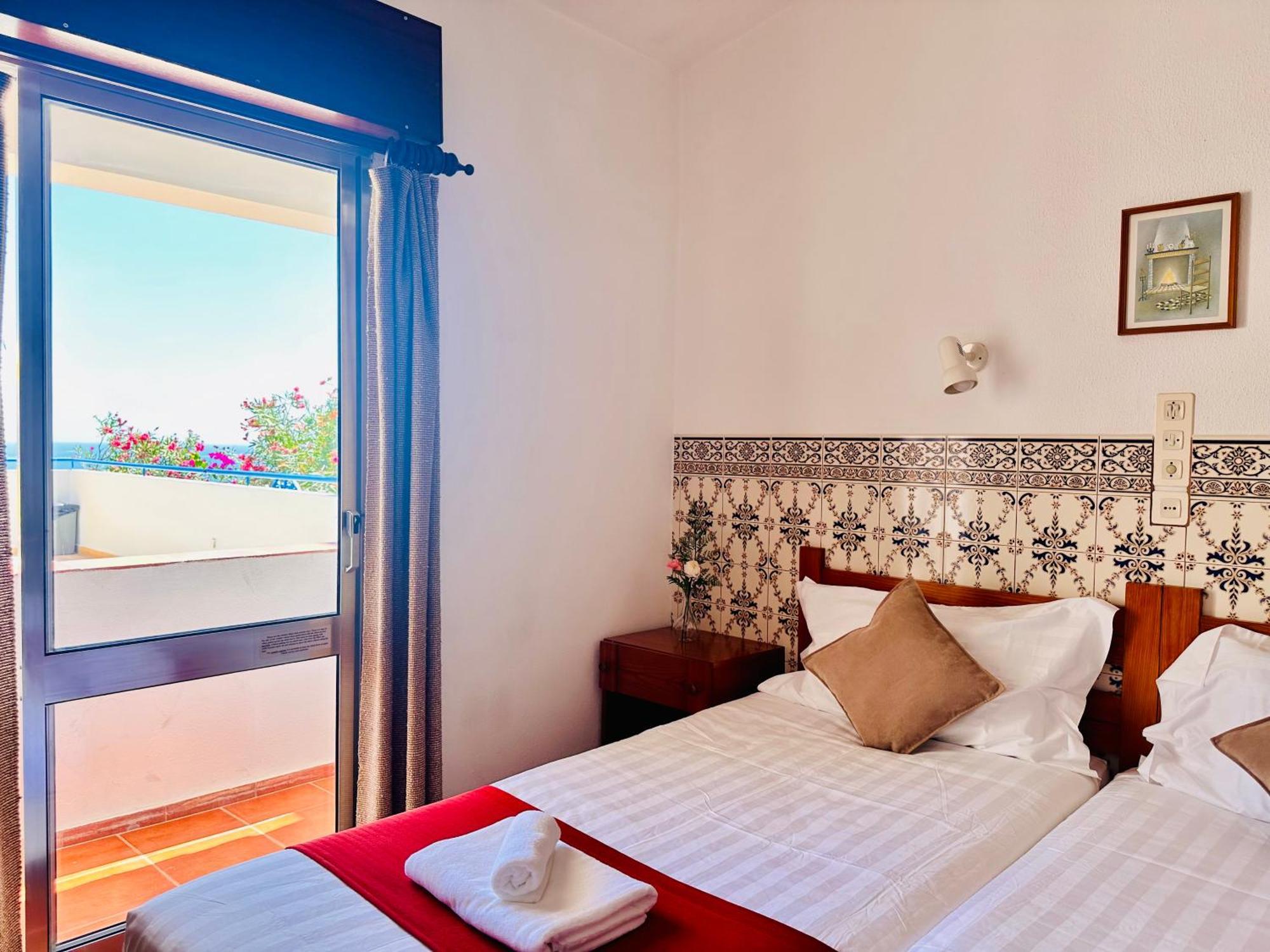 Vila Bela Hotel อัลบูเฟรา ภายนอก รูปภาพ